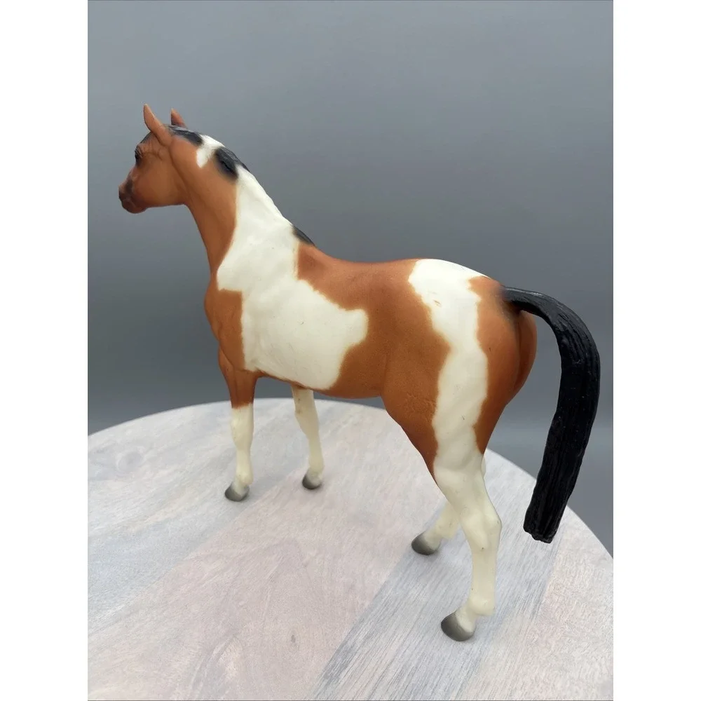 Breyer Kaleidoscope Collectors Edition Chestnut Paint Tour Model 702395 Horse